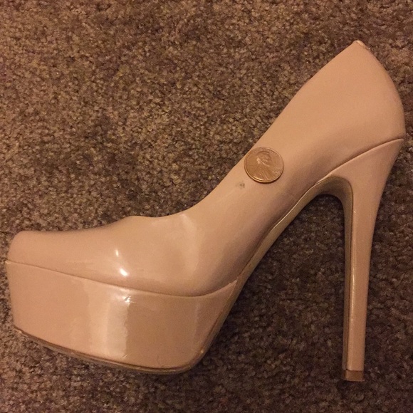 Jessica Simpson Nude Platform Heels - Picture 4 of 4